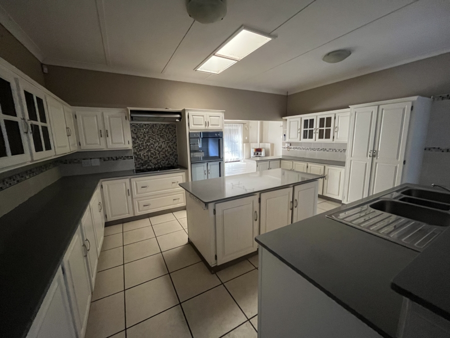 4 Bedroom Property for Sale in Baillie Park North West